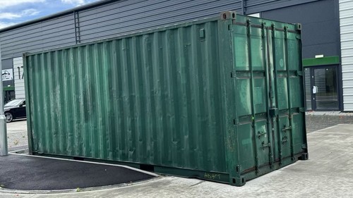 20ft 8ft green shipping - x,