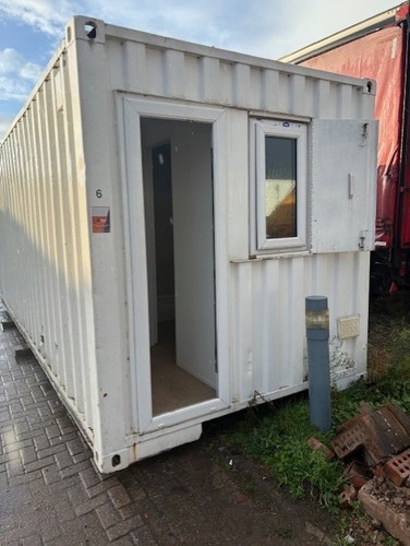 8ft container - 20, x